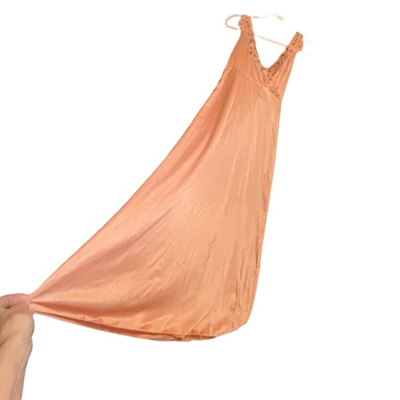 Vintage Patricia Lingerie Maxi Nightie-Lace Trim-Surplice Neckline - Size Medium - Picture 3 of 8